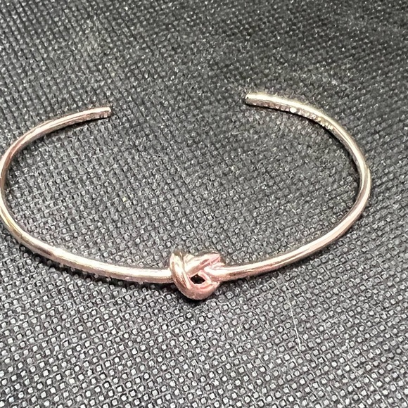 Stella and dot knot rose gold plate bracelet - Picture 4 of 7